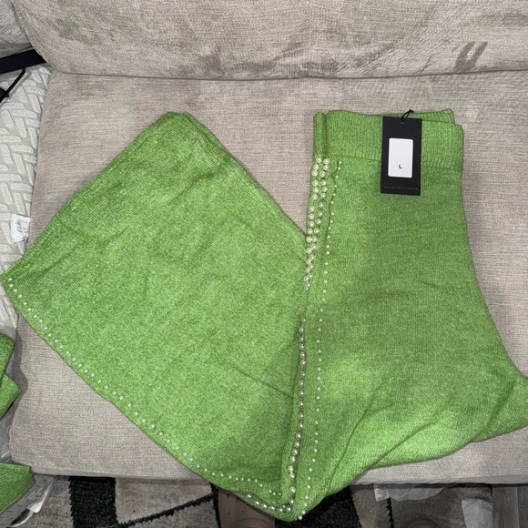 Green Sweater with Pearl Collar w/ matching pants - Picture 3 of 4